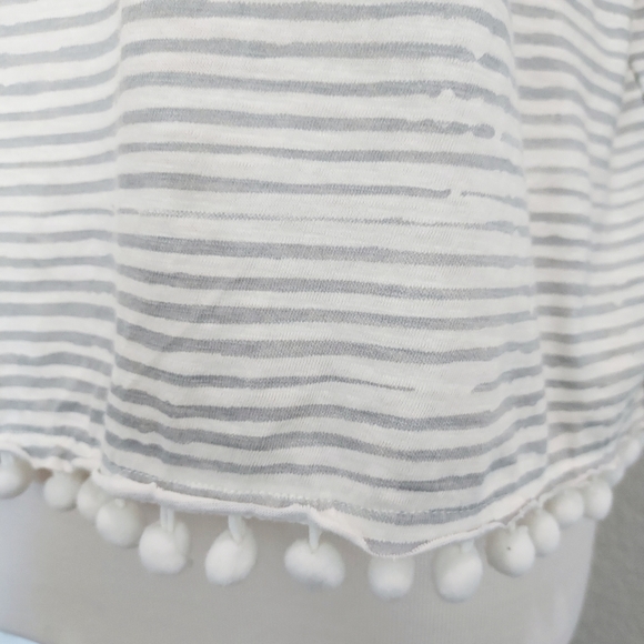 Atwell Gray & White Striped Tunic Blouse Size Large - Picture 6 of 11